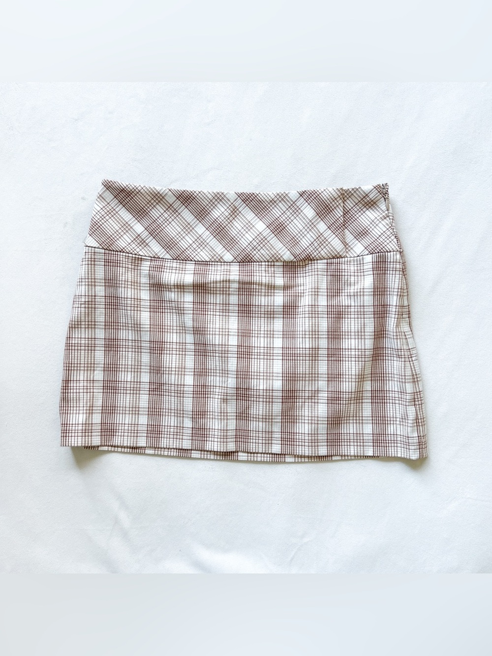 Aritzia Sun•Deh Cream and Brown Plaid Mini Skirt - Size 4